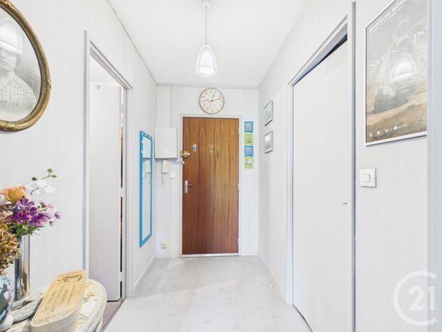 Appartement F1 à vendre - 1 pièce - 38.87 m2 - CHARTRES - 28 - CENTRE - Century 21 Maitrejean Immobilier