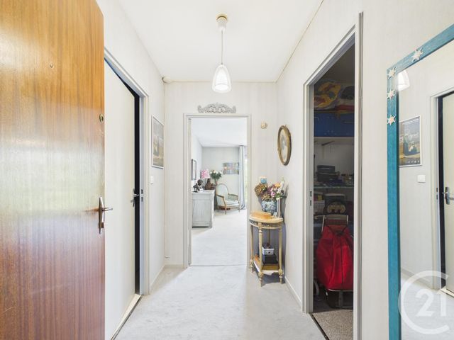 Appartement F1 à vendre - 1 pièce - 38.87 m2 - CHARTRES - 28 - CENTRE - Century 21 Maitrejean Immobilier