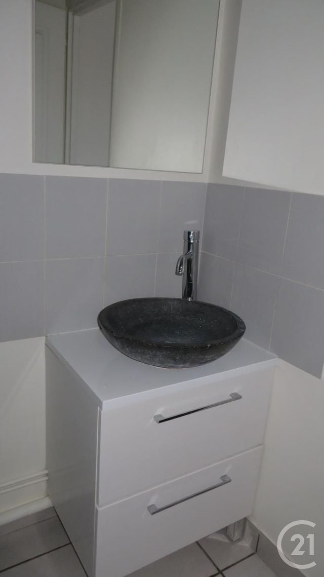 Appartement Studio à louer - 1 pièce - 19.41 m2 - CHARTRES - 28 - CENTRE - Century 21 Maitrejean Immobilier