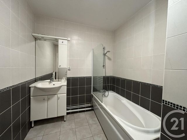 Appartement F1 à louer - 1 pièce - 29.28 m2 - CHARTRES - 28 - CENTRE - Century 21 Maitrejean Immobilier