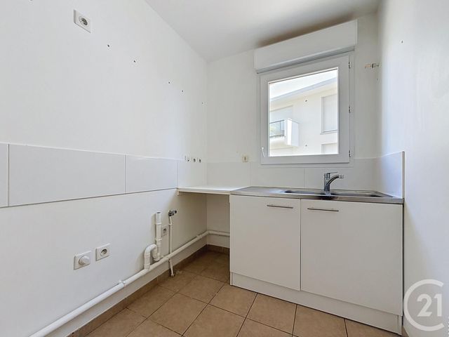 Appartement F3 à vendre - 3 pièces - 60.32 m2 - CHARTRES - 28 - CENTRE - Century 21 Maitrejean Immobilier