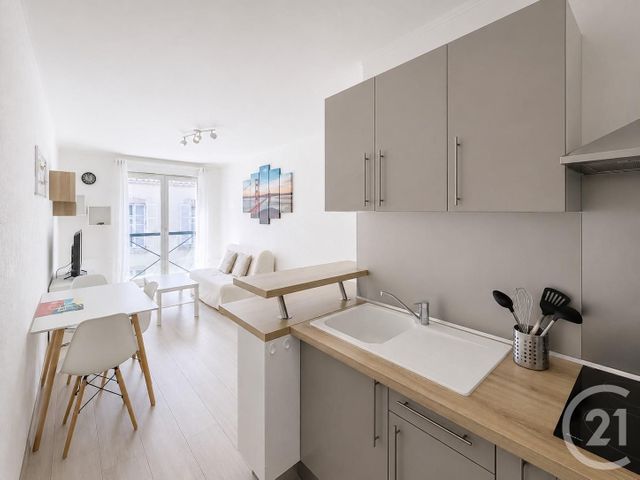 Appartement F2 à vendre - 2 pièces - 38.44 m2 - CHARTRES - 28 - CENTRE - Century 21 Maitrejean Immobilier
