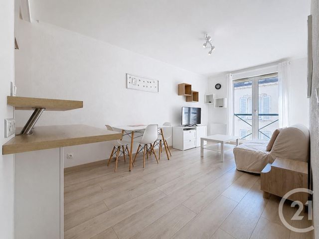Appartement F2 à vendre - 2 pièces - 38.44 m2 - CHARTRES - 28 - CENTRE - Century 21 Maitrejean Immobilier