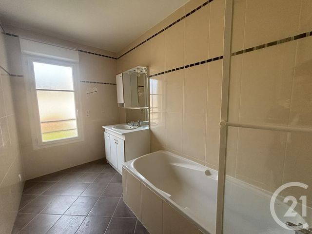 Appartement F3 à louer - 3 pièces - 87.21 m2 - CHARTRES - 28 - CENTRE - Century 21 Maitrejean Immobilier