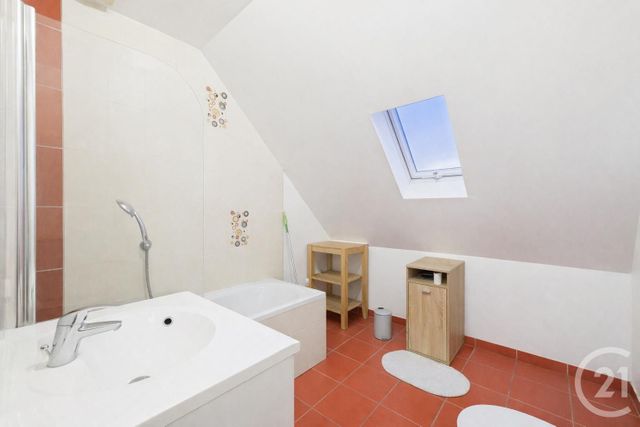 maison à louer - 4 pièces - 78.08 m2 - CHARTRES - 28 - CENTRE - Century 21 Maitrejean Immobilier