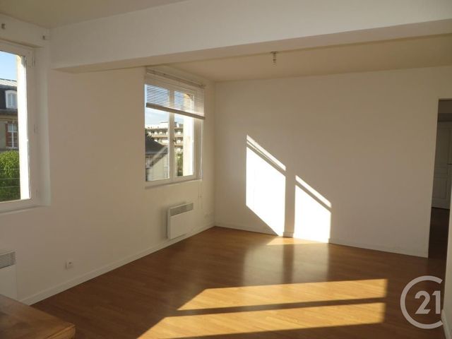 Appartement F3 à louer - 3 pièces - 52.78 m2 - CHARTRES - 28 - CENTRE - Century 21 Maitrejean Immobilier