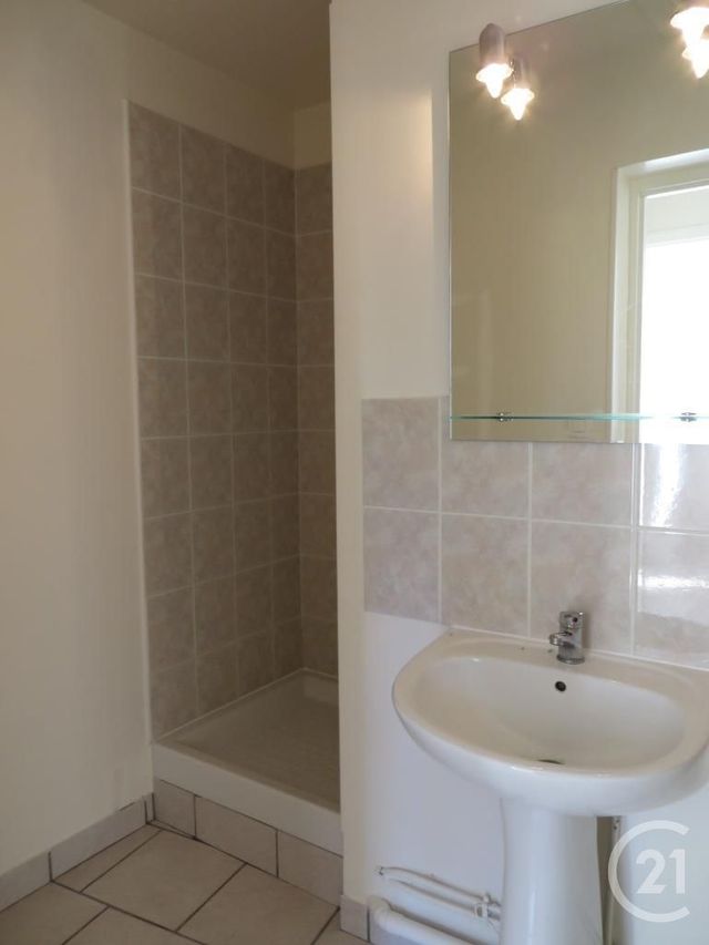 Appartement F3 à louer - 3 pièces - 52.78 m2 - CHARTRES - 28 - CENTRE - Century 21 Maitrejean Immobilier