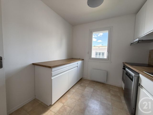 Appartement F2 à louer - 2 pièces - 50.44 m2 - CHARTRES - 28 - CENTRE - Century 21 Maitrejean Immobilier