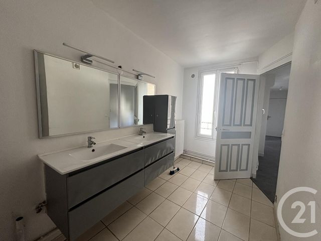 Appartement F3 à louer - 3 pièces - 75.86 m2 - CHARTRES - 28 - CENTRE - Century 21 Maitrejean Immobilier