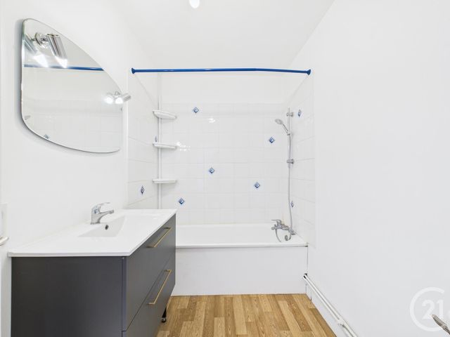 Appartement T2 à louer - 2 pièces - 43.0 m2 - CHARTRES - 28 - CENTRE - Century 21 Maitrejean Immobilier