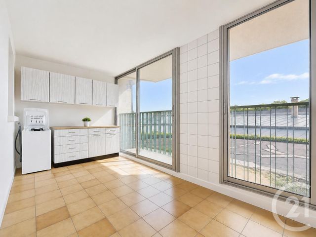 Appartement T3 à vendre - 3 pièces - 65.87 m2 - CHARTRES - 28 - CENTRE - Century 21 Maitrejean Immobilier