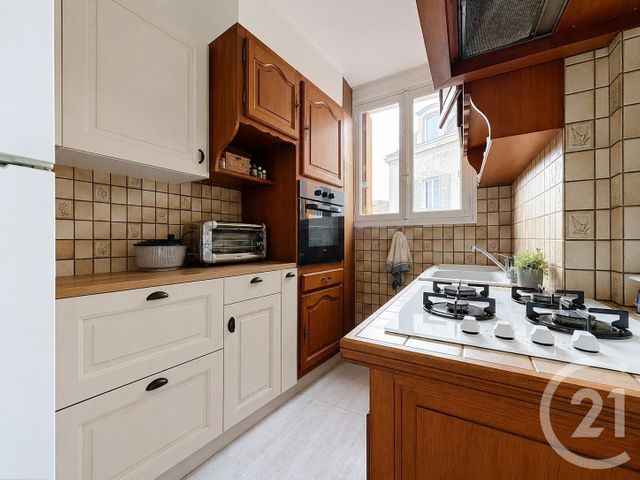 Appartement T3 à vendre - 3 pièces - 65.87 m2 - CHARTRES - 28 - CENTRE - Century 21 Maitrejean Immobilier
