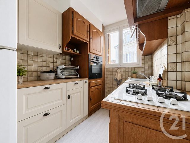 Appartement T3 à vendre - 3 pièces - 65.87 m2 - CHARTRES - 28 - CENTRE - Century 21 Maitrejean Immobilier