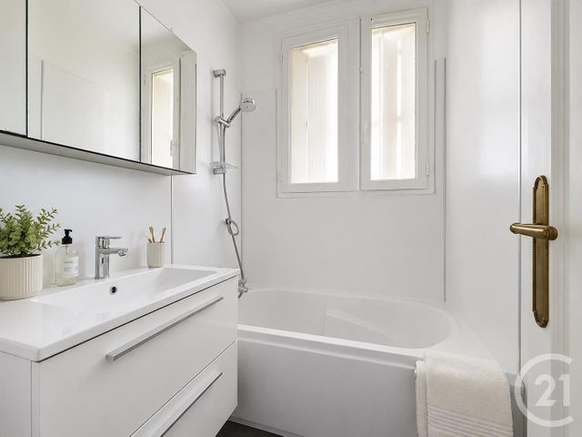 Appartement T3 à vendre - 3 pièces - 65.87 m2 - CHARTRES - 28 - CENTRE - Century 21 Maitrejean Immobilier