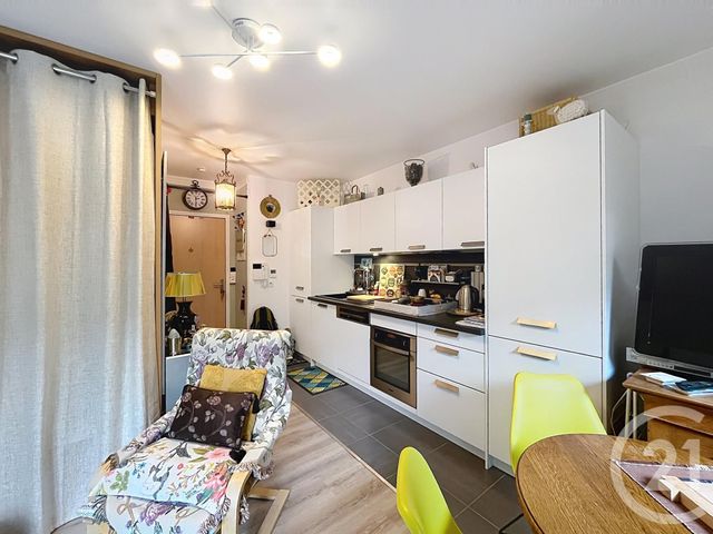 Appartement F1 à vendre - 1 pièce - 26.0 m2 - CHARTRES - 28 - CENTRE - Century 21 Maitrejean Immobilier