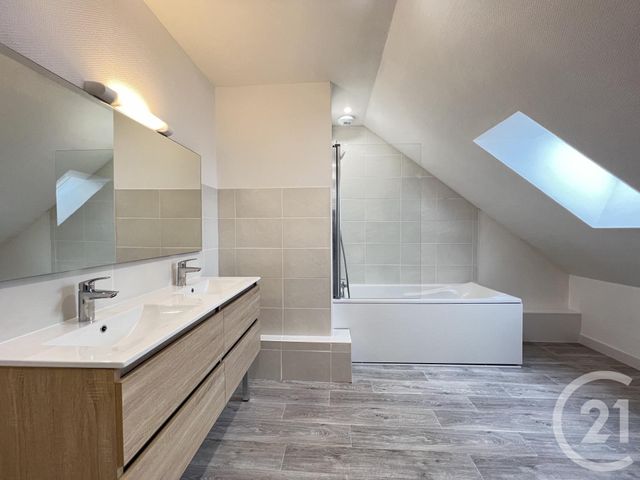maison à louer - 4 pièces - 105.52 m2 - CHARTRES - 28 - CENTRE - Century 21 Maitrejean Immobilier