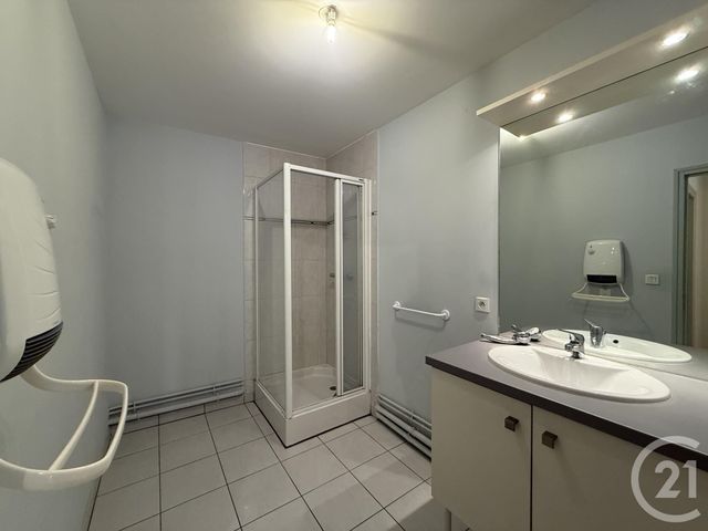 Appartement F2 à louer - 2 pièces - 71.75 m2 - CHARTRES - 28 - CENTRE - Century 21 Maitrejean Immobilier