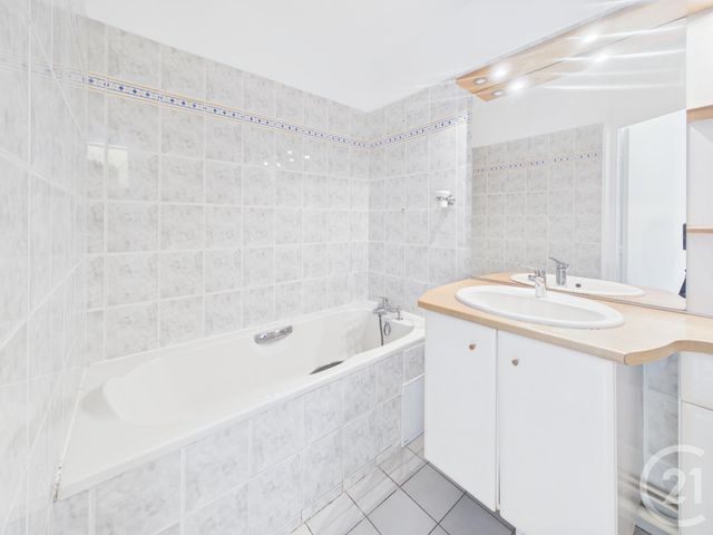 Appartement F3 bis à vendre - 5 pièces - 81.74 m2 - CHARTRES - 28 - CENTRE - Century 21 Maitrejean Immobilier