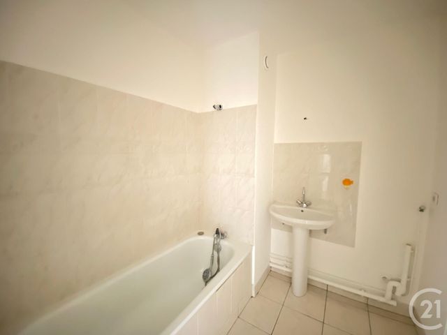 Appartement F3 à louer - 3 pièces - 53.08 m2 - CHARTRES - 28 - CENTRE - Century 21 Maitrejean Immobilier
