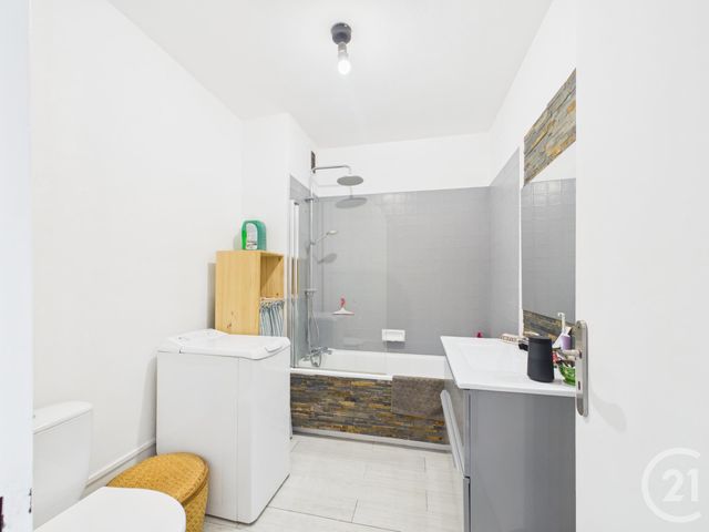 Appartement F2 à vendre - 2 pièces - 43.94 m2 - CHARTRES - 28 - CENTRE - Century 21 Maitrejean Immobilier