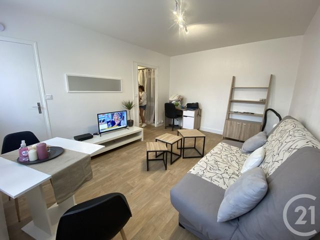 Appartement F1 à louer - 1 pièce - 29.15 m2 - CHARTRES - 28 - CENTRE - Century 21 Maitrejean Immobilier