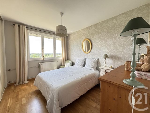 Appartement F5 à vendre - 5 pièces - 101.4 m2 - CHARTRES - 28 - CENTRE - Century 21 Maitrejean Immobilier