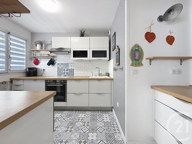 Appartement F5 à vendre - 4 pièces - 97.0 m2 - CHARTRES - 28 - CENTRE - Century 21 Maitrejean Immobilier