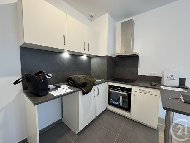 Appartement T2 à louer - 2 pièces - 50.7 m2 - CHARTRES - 28 - CENTRE - Century 21 Maitrejean Immobilier
