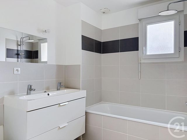 Appartement Duplex à vendre - 3 pièces - 63.33 m2 - CHARTRES - 28 - CENTRE - Century 21 Maitrejean Immobilier