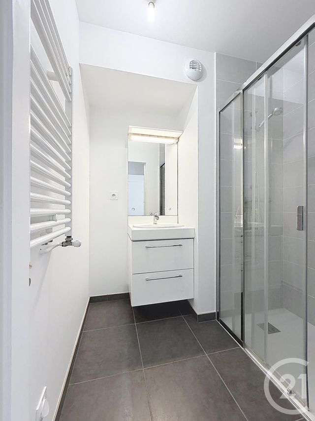 Appartement F4 à vendre - 5 pièces - 96.95 m2 - CHARTRES - 28 - CENTRE - Century 21 Maitrejean Immobilier