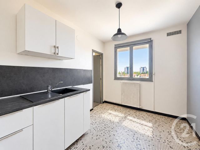Appartement F2 bis à vendre - 4 pièces - 67.14 m2 - CHARTRES - 28 - CENTRE - Century 21 Maitrejean Immobilier