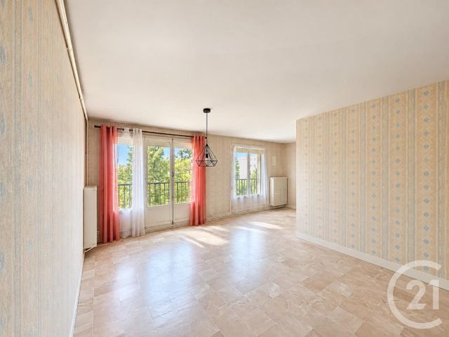 Appartement F2 bis à vendre - 4 pièces - 67.14 m2 - CHARTRES - 28 - CENTRE - Century 21 Maitrejean Immobilier