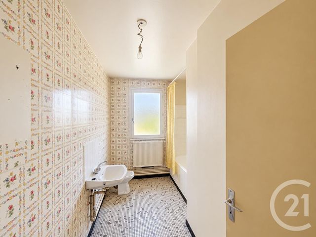 Appartement F2 bis à vendre - 4 pièces - 67.14 m2 - CHARTRES - 28 - CENTRE - Century 21 Maitrejean Immobilier