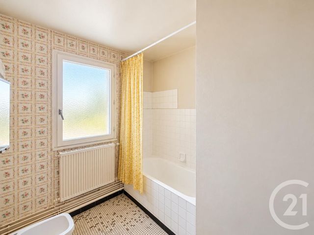 Appartement F2 bis à vendre - 4 pièces - 67.14 m2 - CHARTRES - 28 - CENTRE - Century 21 Maitrejean Immobilier