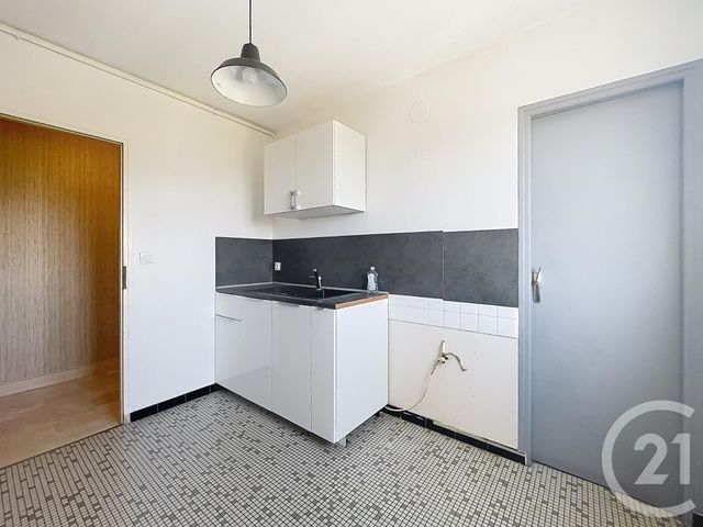 Appartement F2 bis à vendre - 4 pièces - 67.14 m2 - CHARTRES - 28 - CENTRE - Century 21 Maitrejean Immobilier