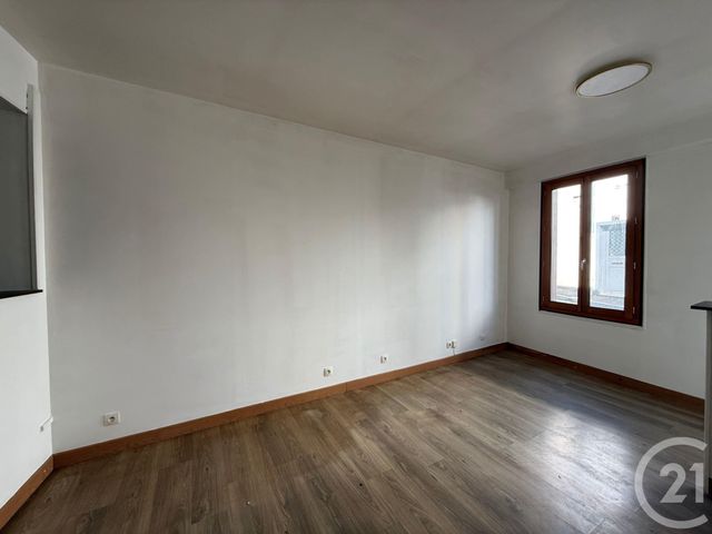 Appartement F1 à louer - 1 pièce - 27.87 m2 - CHARTRES - 28 - CENTRE - Century 21 Maitrejean Immobilier