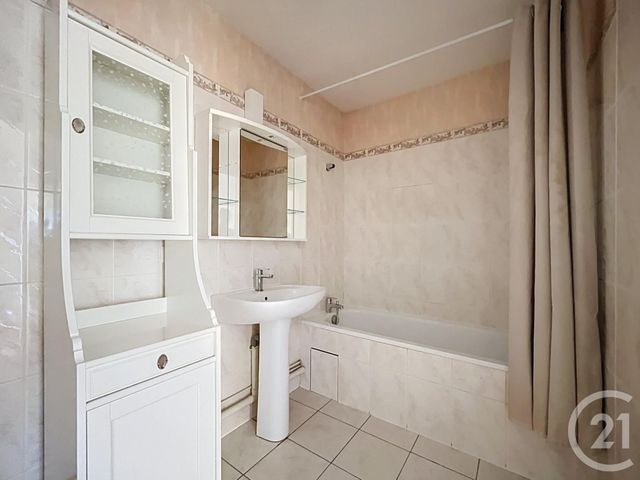 Appartement F2 à vendre - 2 pièces - 52.8 m2 - CHARTRES - 28 - CENTRE - Century 21 Maitrejean Immobilier
