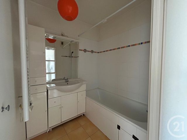 Appartement T3 à louer - 3 pièces - 56.94 m2 - CHARTRES - 28 - CENTRE - Century 21 Maitrejean Immobilier