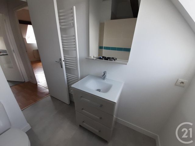Appartement F2 à louer - 2 pièces - 39.8 m2 - CHARTRES - 28 - CENTRE - Century 21 Maitrejean Immobilier