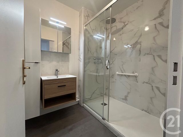 Appartement T4 à louer - 4 pièces - 111.5 m2 - CHARTRES - 28 - CENTRE - Century 21 Maitrejean Immobilier