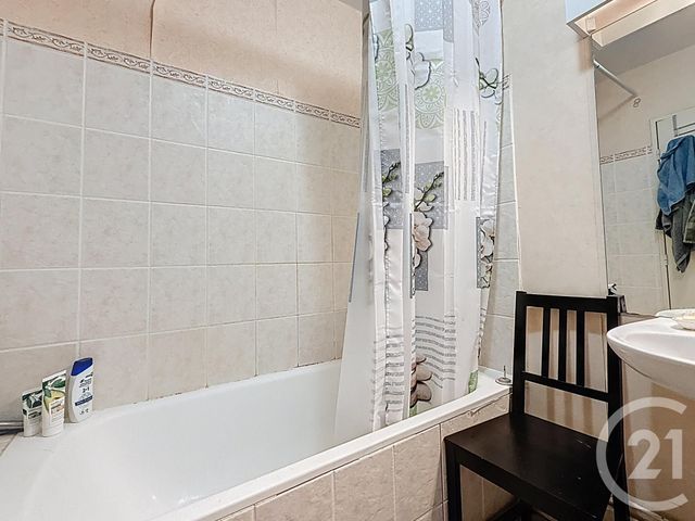 Appartement T2 à louer - 2 pièces - 41.0 m2 - CHARTRES - 28 - CENTRE - Century 21 Maitrejean Immobilier