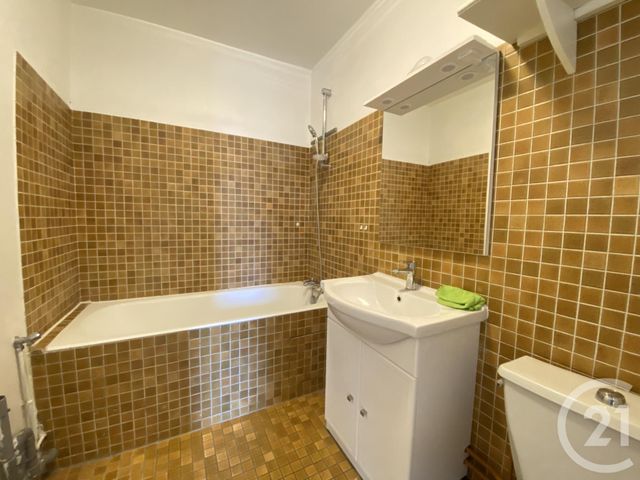 Appartement F2 à louer - 2 pièces - 42.38 m2 - CHARTRES - 28 - CENTRE - Century 21 Maitrejean Immobilier