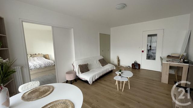 Appartement F2 à louer - 2 pièces - 42.38 m2 - CHARTRES - 28 - CENTRE - Century 21 Maitrejean Immobilier