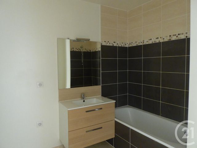 Appartement F3 à louer - 3 pièces - 62.86 m2 - CHARTRES - 28 - CENTRE - Century 21 Maitrejean Immobilier