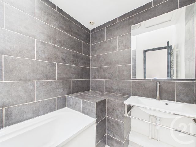 Appartement Loft à vendre - 4 pièces - 106.0 m2 - CHARTRES - 28 - CENTRE - Century 21 Maitrejean Immobilier