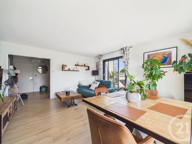 Appartement F3 à vendre - 3 pièces - 74.0 m2 - CHARTRES - 28 - CENTRE - Century 21 Maitrejean Immobilier
