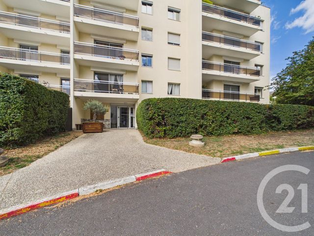 Appartement F3 à vendre - 3 pièces - 74.0 m2 - CHARTRES - 28 - CENTRE - Century 21 Maitrejean Immobilier