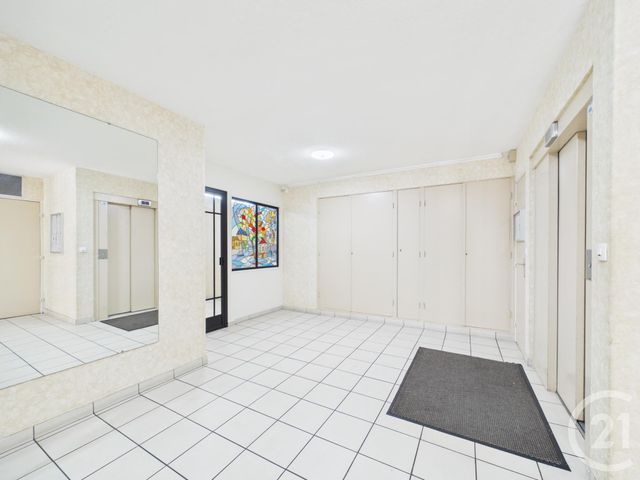 Appartement F3 à vendre - 3 pièces - 74.0 m2 - CHARTRES - 28 - CENTRE - Century 21 Maitrejean Immobilier