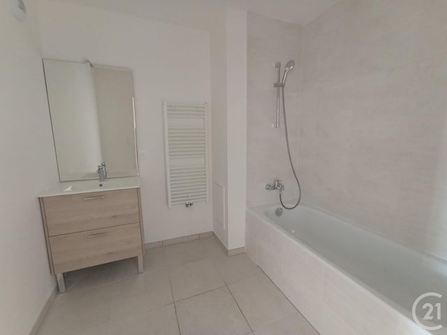 Appartement F3 à vendre - 3 pièces - 69.47 m2 - CHARTRES - 28 - CENTRE - Century 21 Maitrejean Immobilier