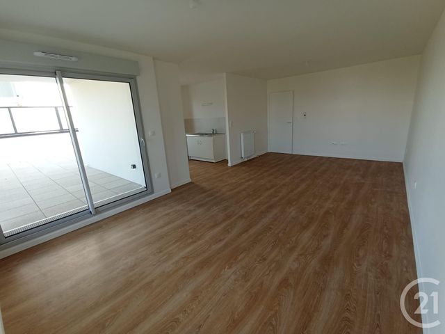 Appartement F4 à vendre - 4 pièces - 85.6 m2 - CHARTRES - 28 - CENTRE - Century 21 Maitrejean Immobilier